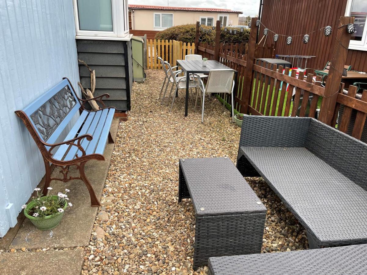 Pebbles 144 South Shore 2 Bed Chalet 2 Dog Friendly, Sleeps 4 Bridlington Exterior photo